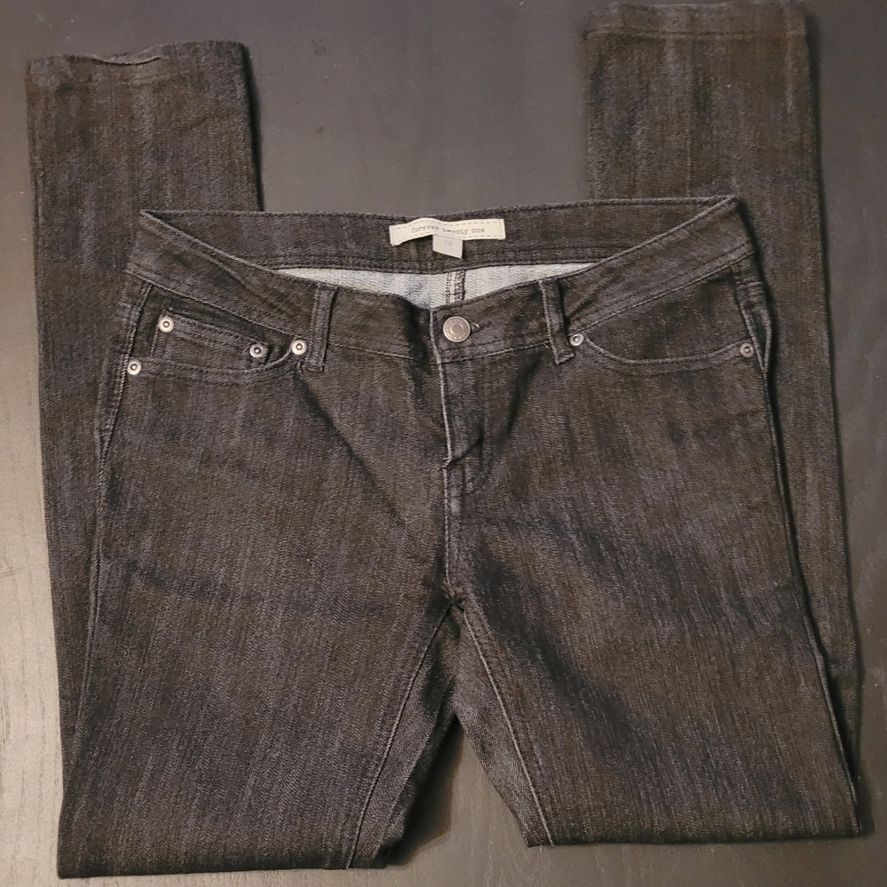 Forever 21 dark wash jeans size 28